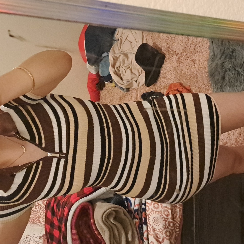 Dress - Picture 2 of 2